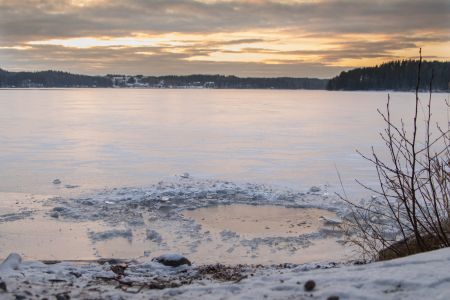 Avanto saunojille / ice hole for sauna people